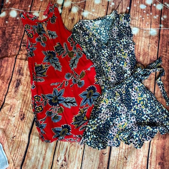 2 loft rompers (M) - Picture 2 of 6